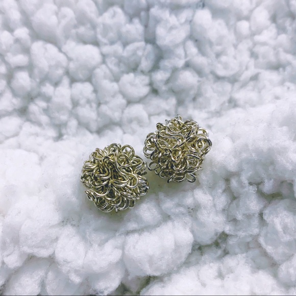 Silver tone Tangled Yarn Ball Stud Earrings - Picture 1 of 7